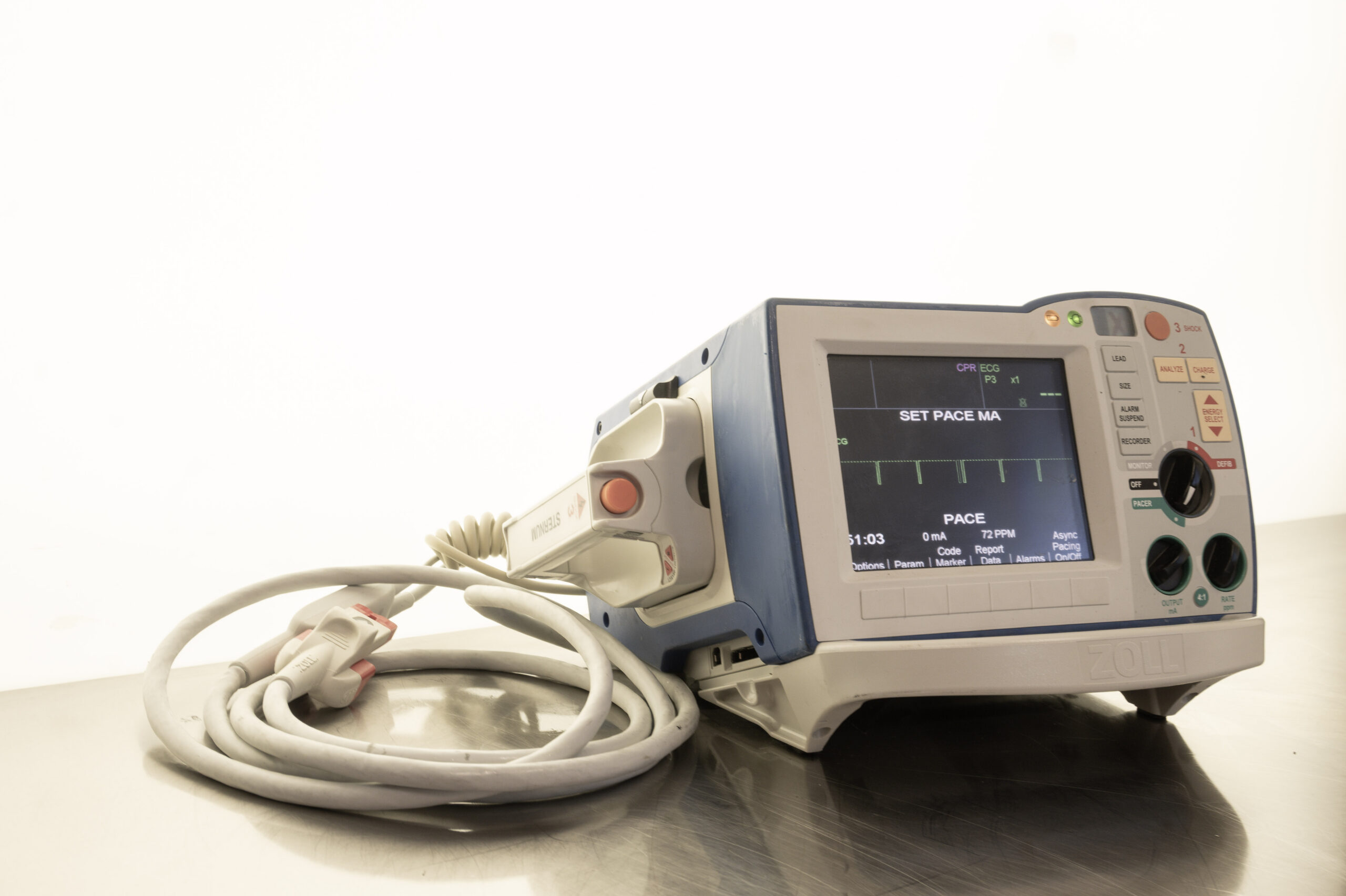 ZOLL R Series ALS Biphasic Defibrillator Patient Monitor - Image 6