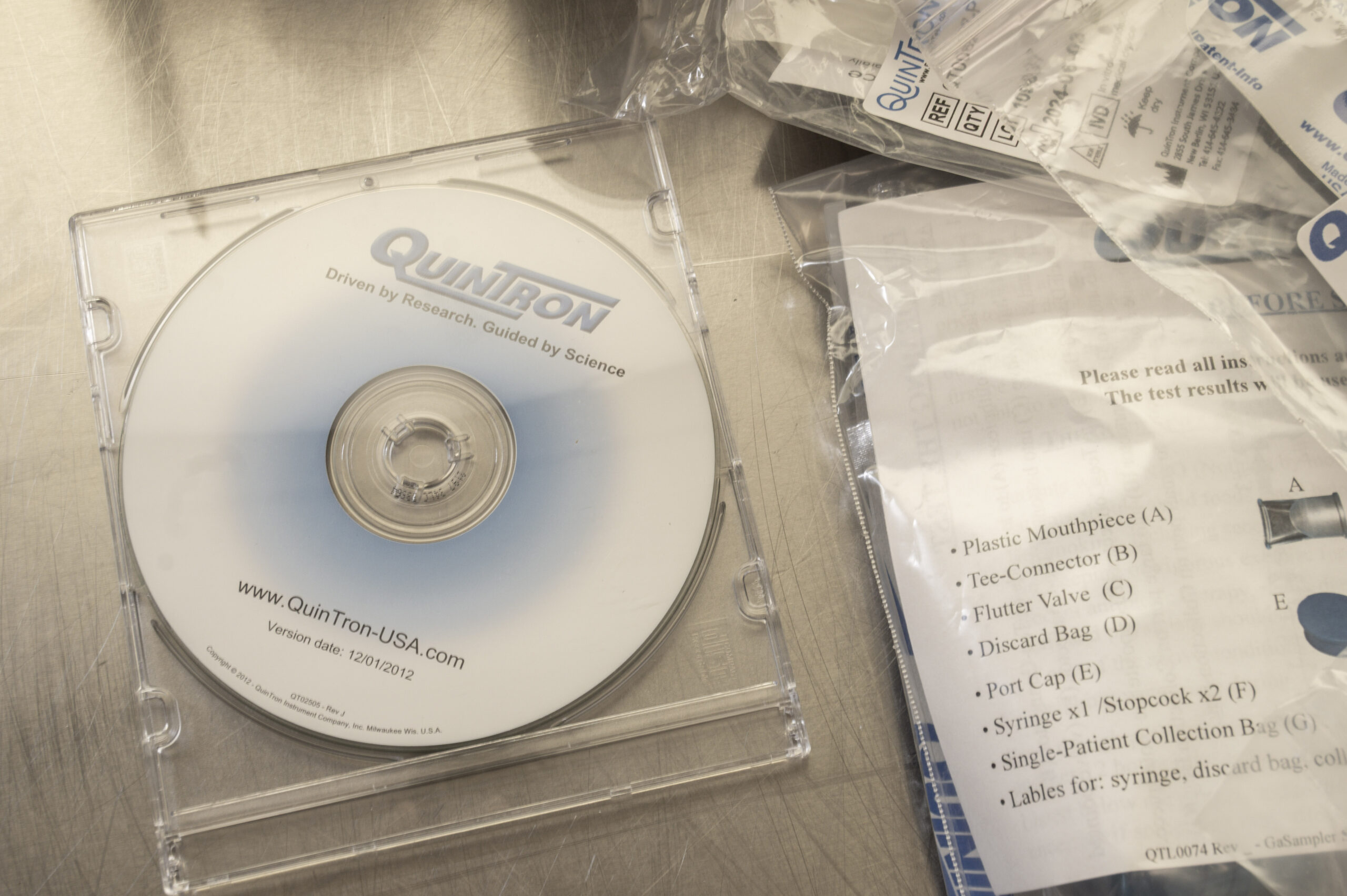 QuinTron BreathTracker Digital MicroLyzer SC Breath Analyzer w/ Accessories - Image 3