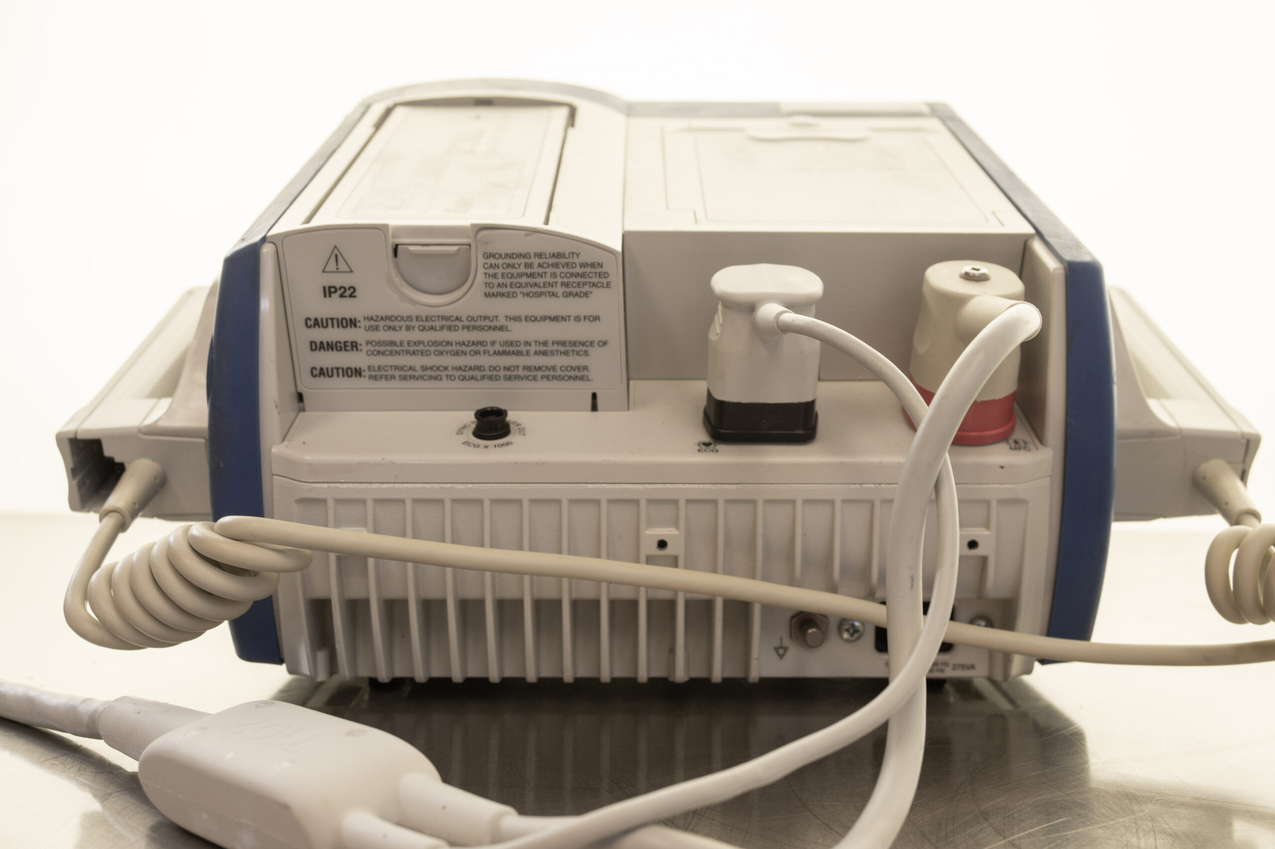 ZOLL R Series ALS Biphasic Defibrillator Patient Monitor - Image 2