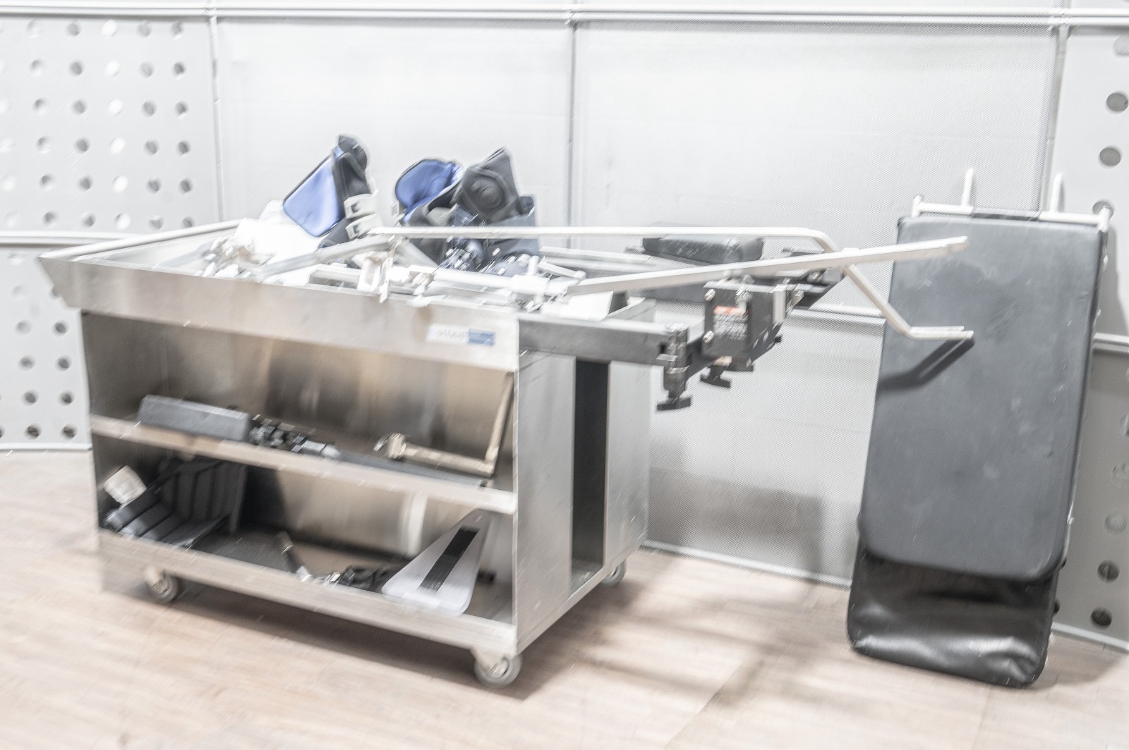 Steris Amsco 3080/3085 sp Orthopedic Extension Cart w/ ACC - Image 3