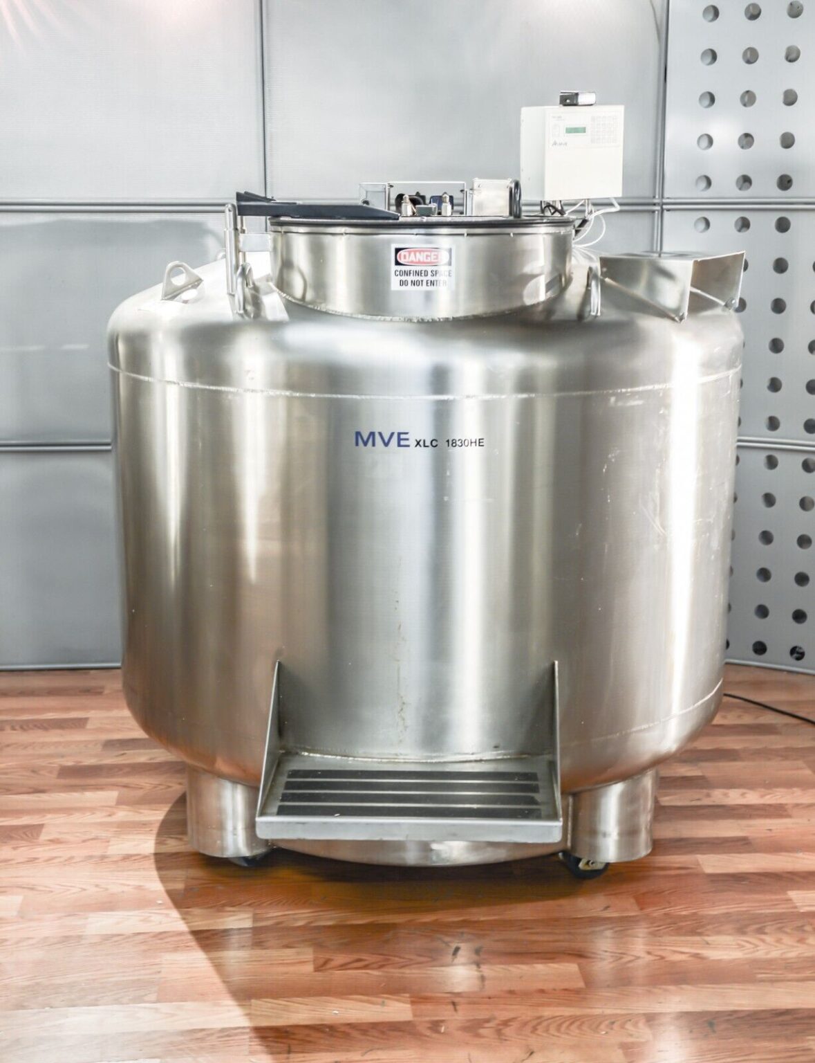 chart-mve-cryopreservation-liquid-nitrogen-tank-model-xlc-1830he-f-gb