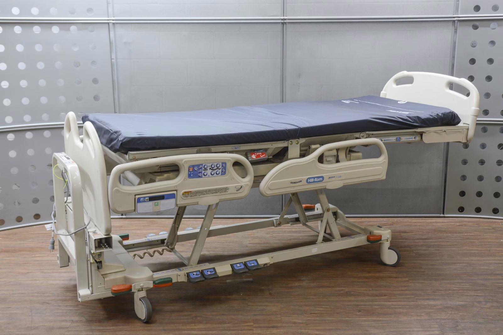 Hill-rom Versacare P3200 Premium Hospital Bed + Mattress w/ Free Shipping - Image 13