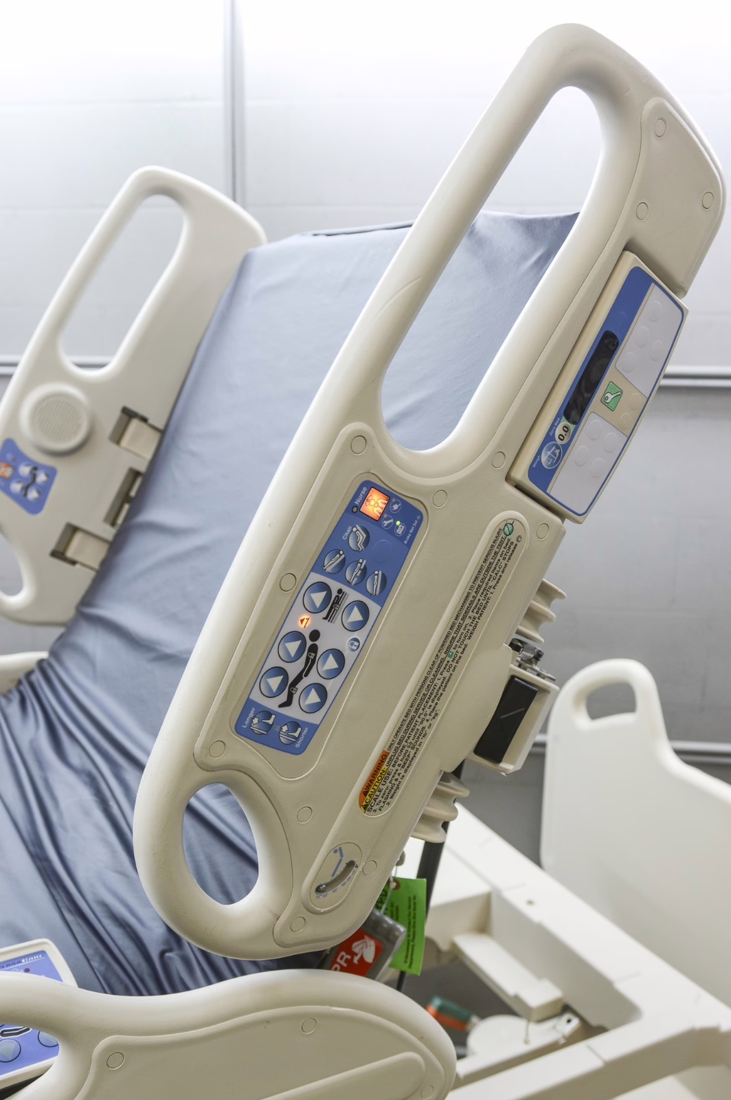 Hill-rom Versacare P3200 Premium Hospital Bed + Mattress w/ Free Shipping - Image 15