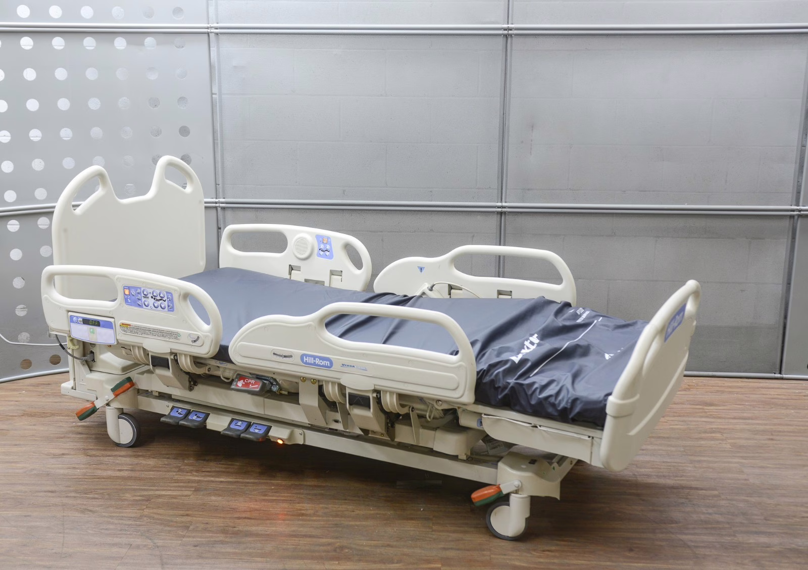 Hill-rom Versacare P3200 Premium Hospital Bed + Mattress w/ Free Shipping - Image 10