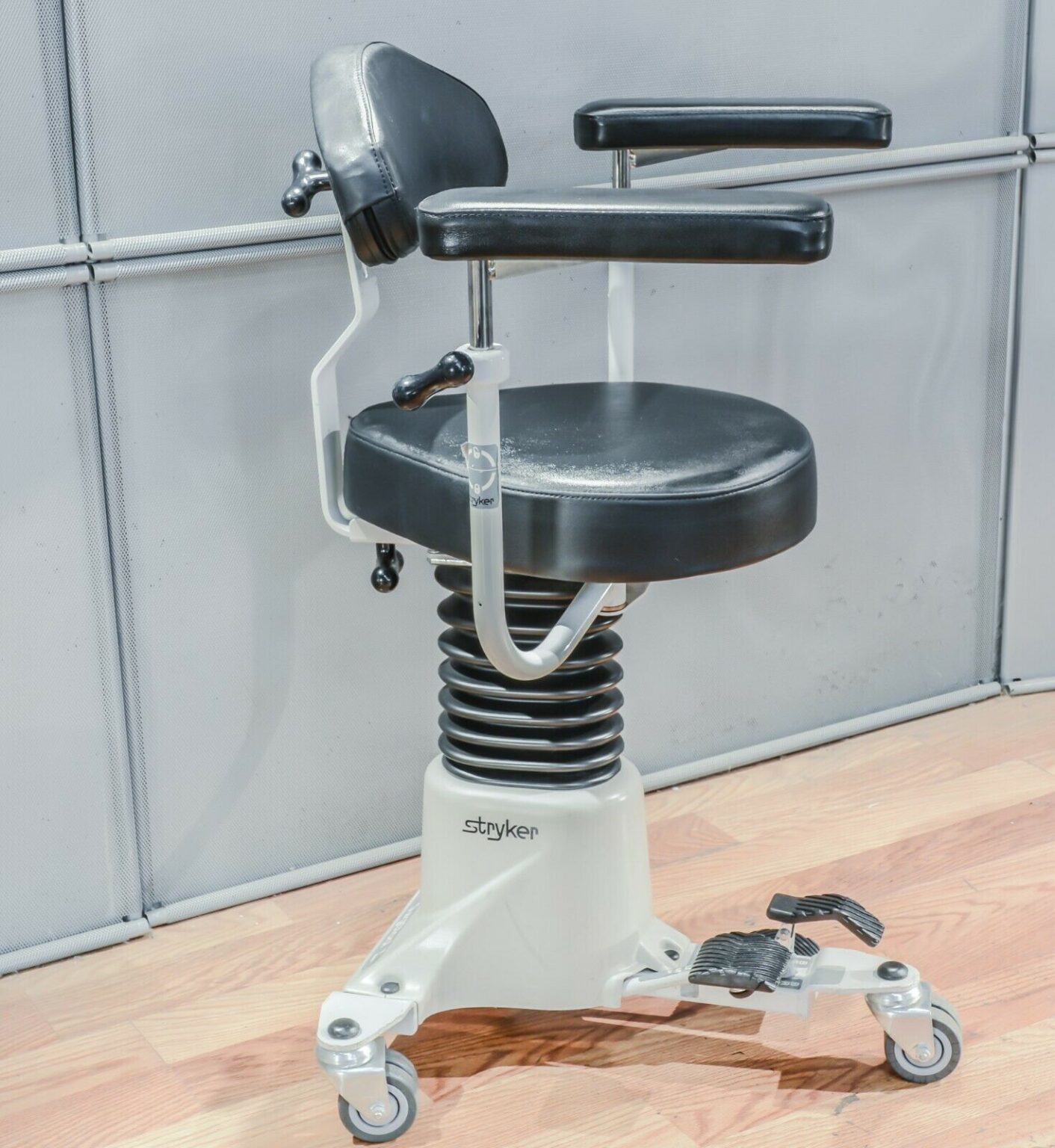 stryker-surgistool-ii-surgeon-stool-w-fully-adjustable-back-armrests