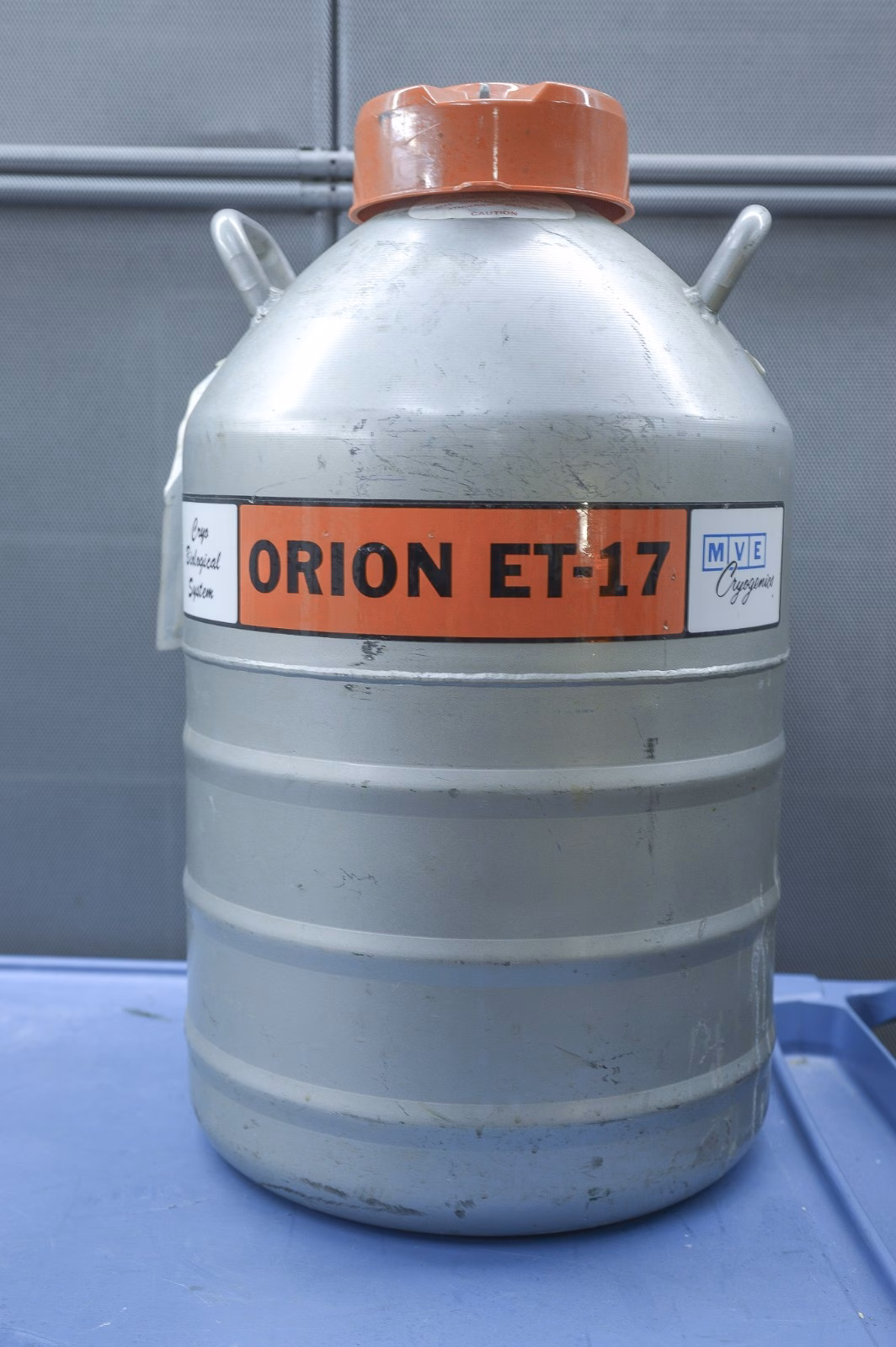 MVE Cryogenics ORION ET-17 Cryo Tank Dewar (17 L) – Lightweight, Farm Grade