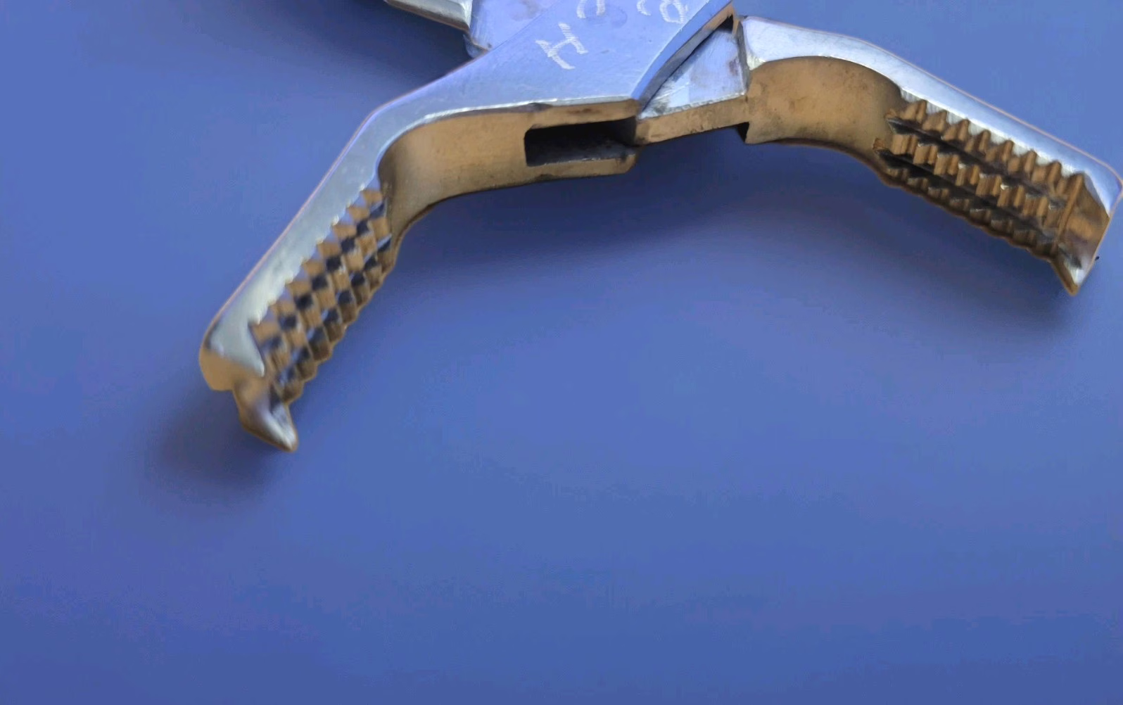 ZIMMER 3122 Kern Holding Forceps, 6" W/ Ratchet Instrument - Image 4