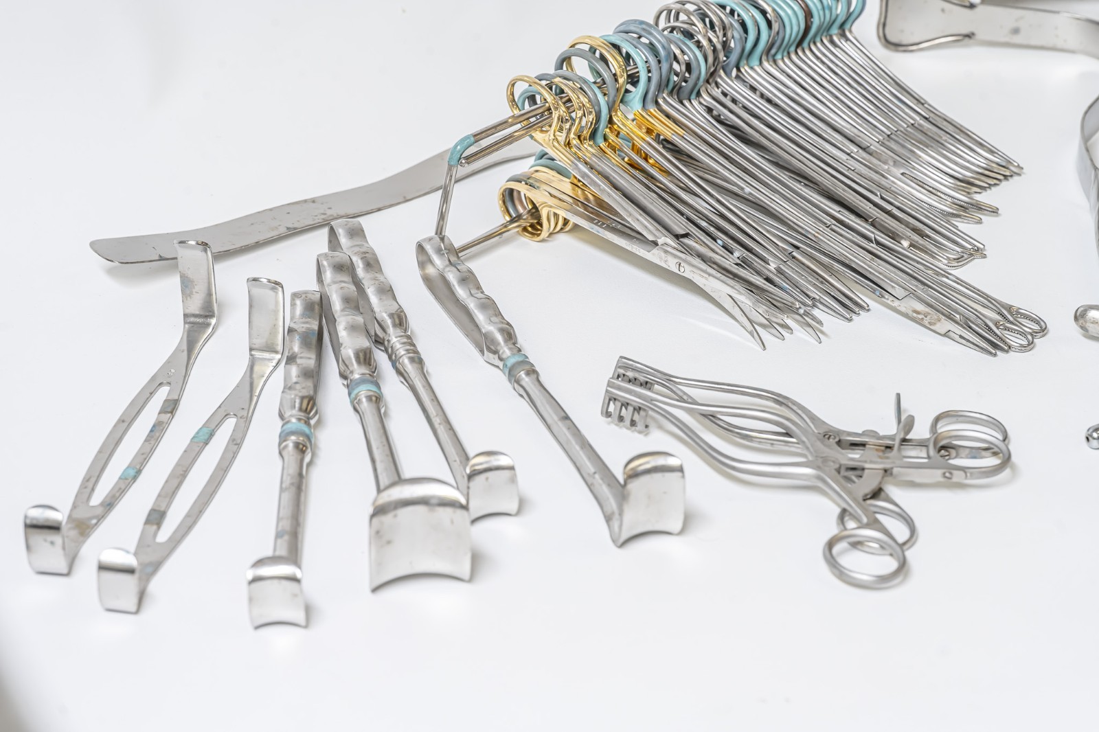 60pc Surgical Instrument Lot Forceps Retractors Clamps w/ Sterilization Case - Image 3