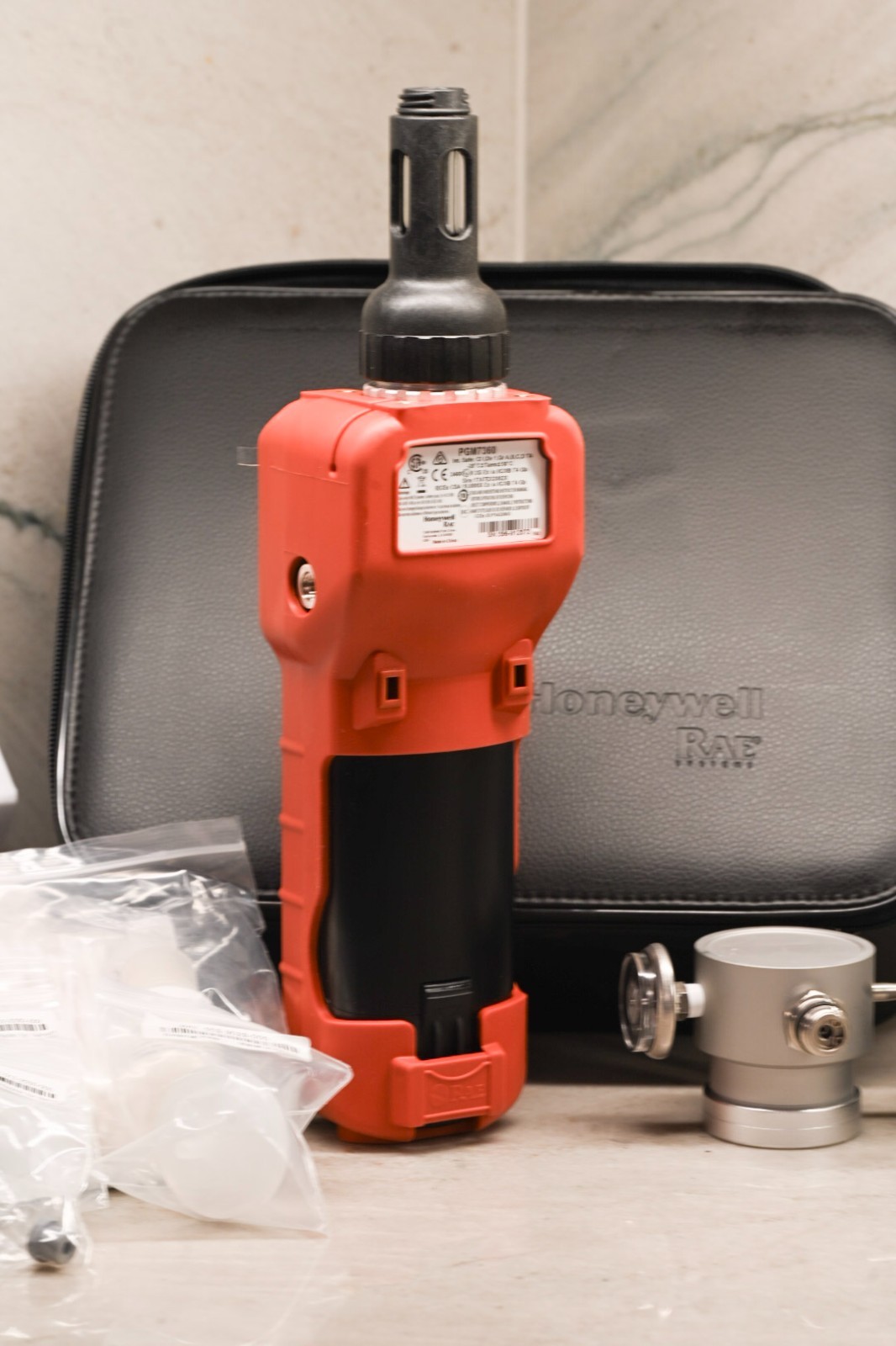 Honeywell UltraRAE 3000+ PGM-7360 VOC Benzene Gas Detector Monitor w/ Micro DFR - Image 4