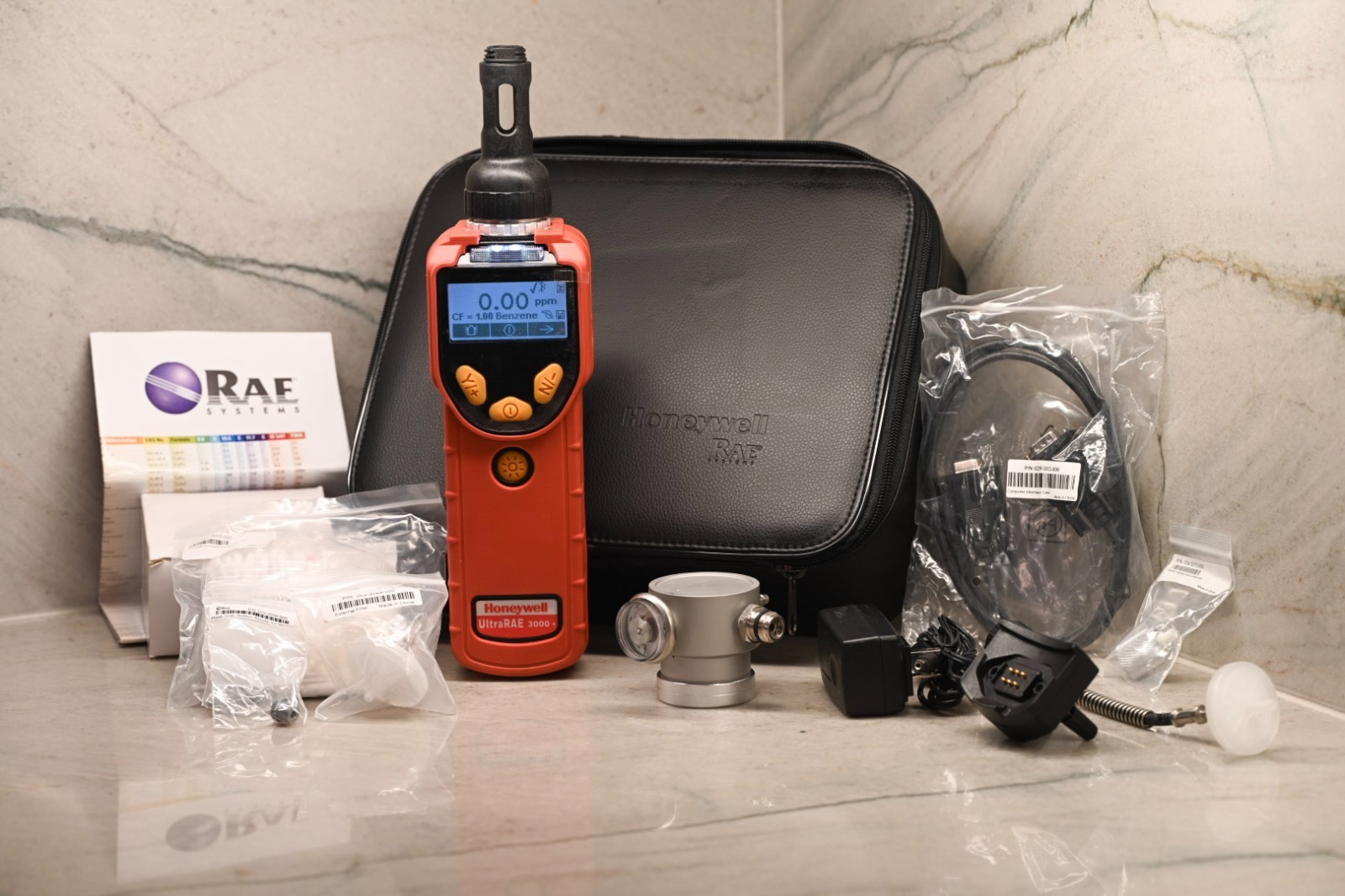 Honeywell UltraRAE 3000+ PGM-7360 VOC Benzene Gas Detector Monitor w/ Micro DFR